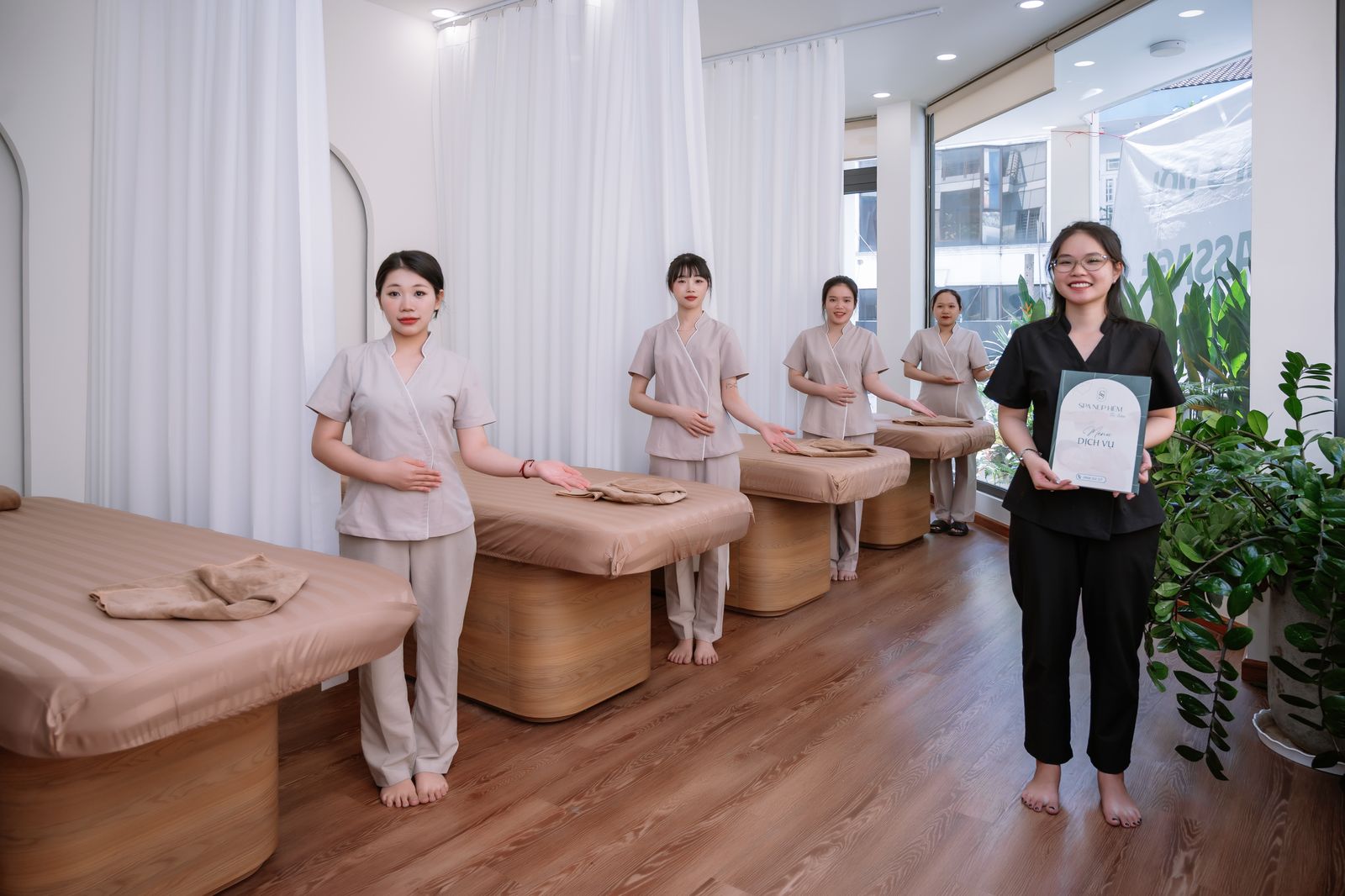 Đội ngũ kỹ thuật viên Spa Núp Hẻm
